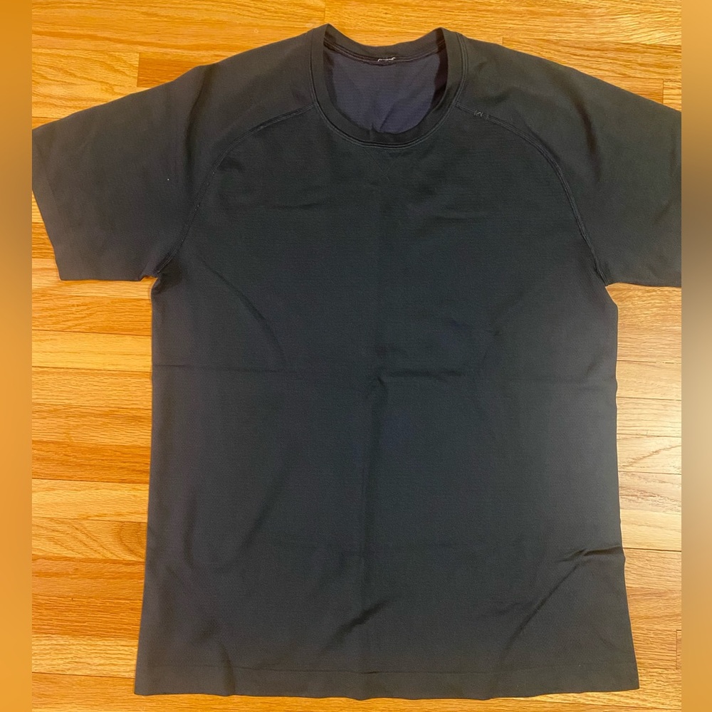 Lululemon Men’s Metal Vent Shirt 1.0